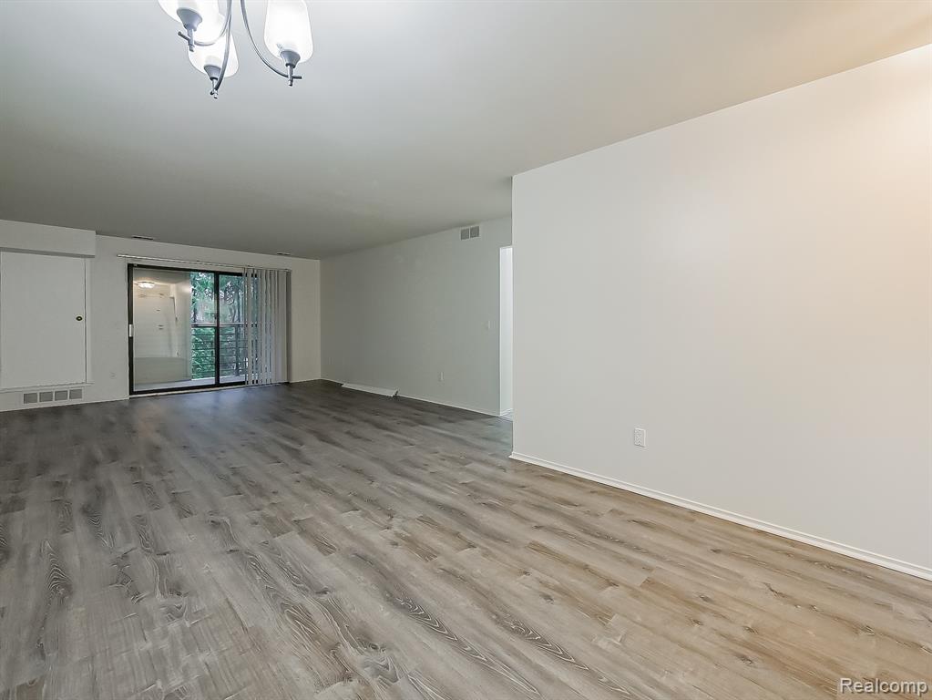 30414 Orchard Lake Road Property Photo 6