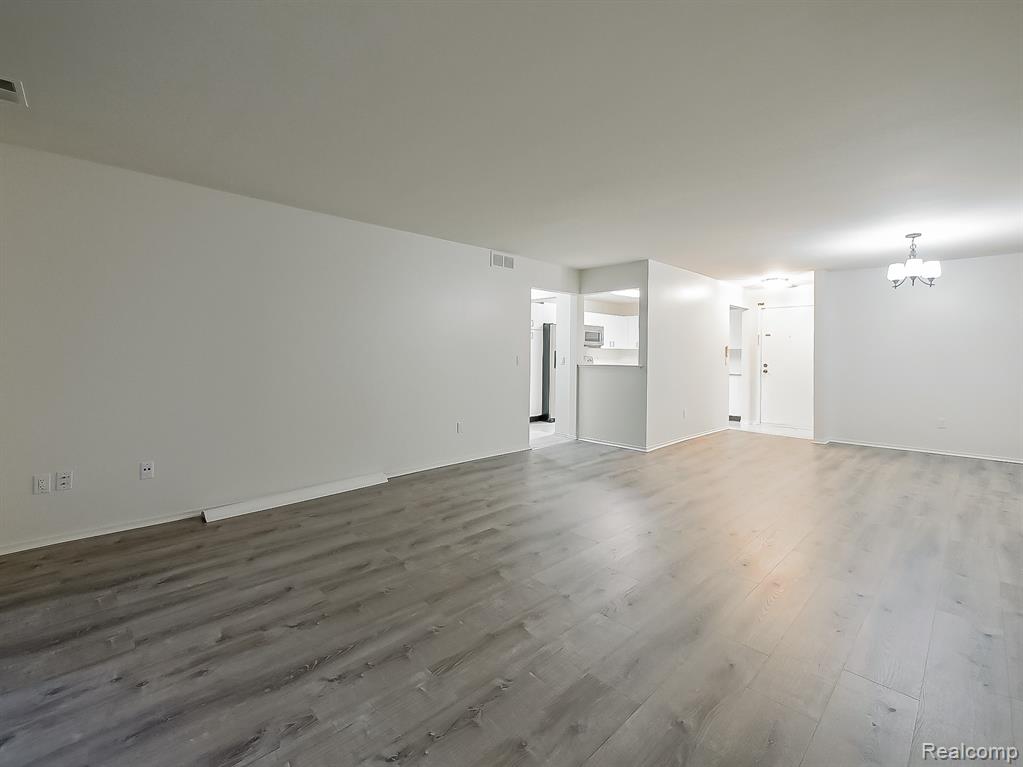 30414 Orchard Lake Road Property Photo 7
