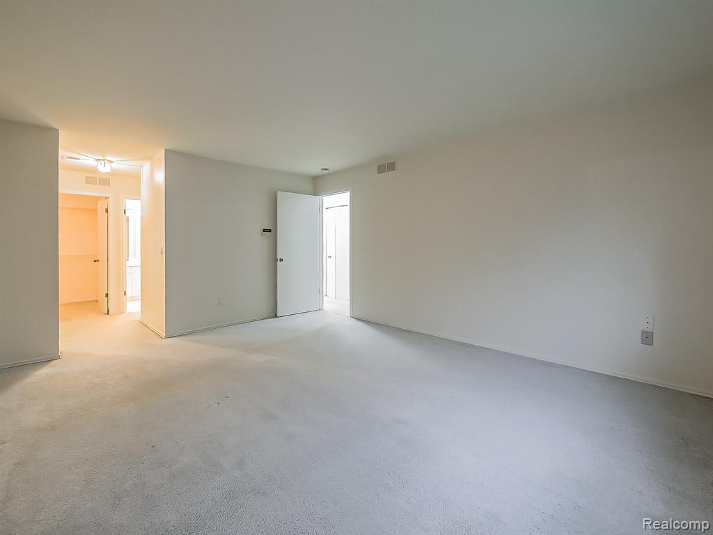 30414 Orchard Lake Road Property Photo 11