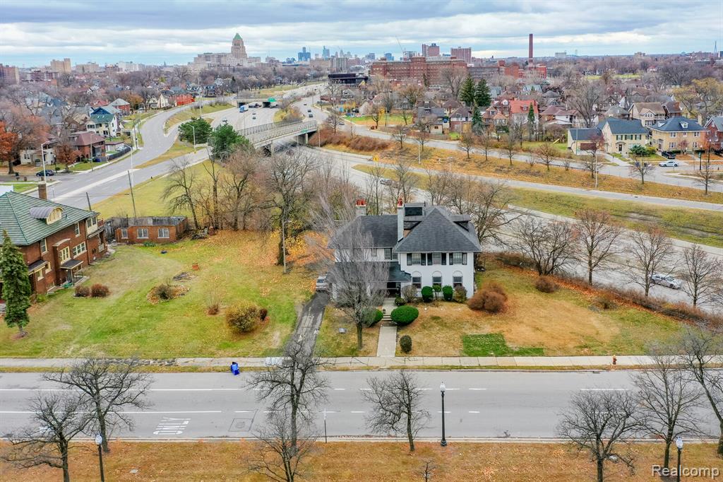 1135 Chicago Boulevard Property Photo 4