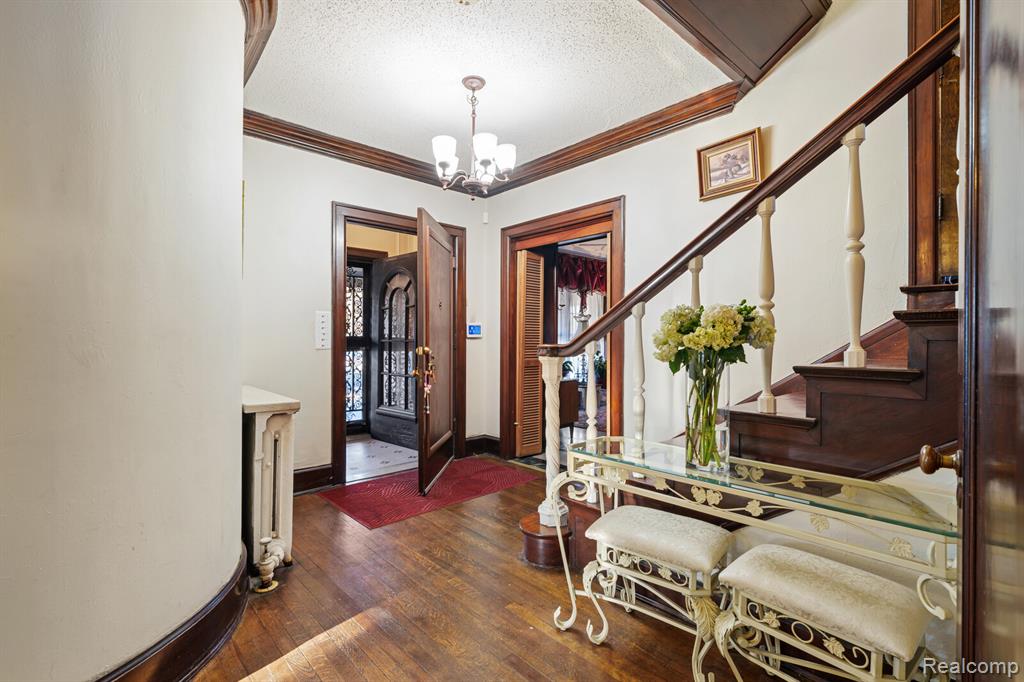 1135 Chicago Boulevard Property Photo 8