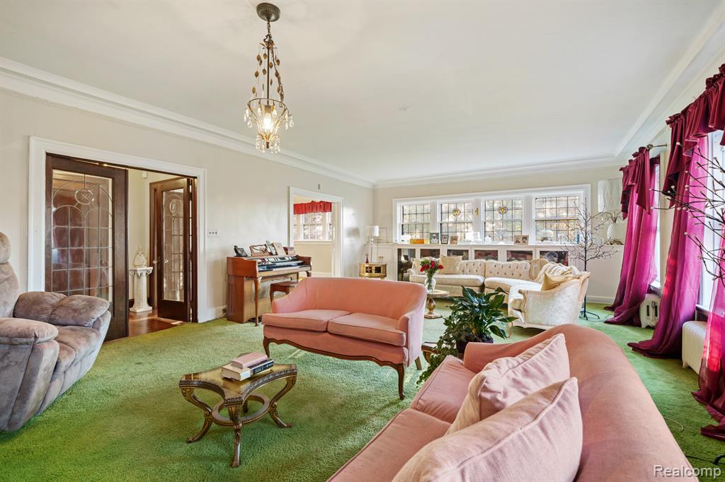 1135 Chicago Boulevard Property Photo 12