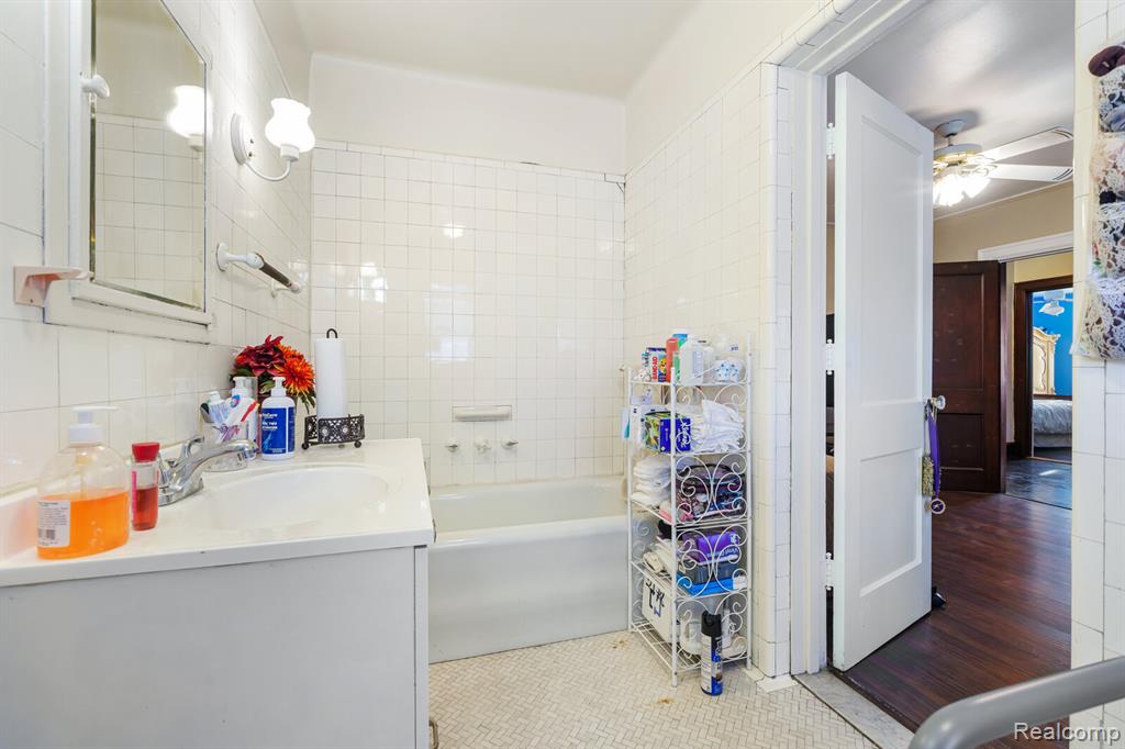 1135 Chicago Boulevard Property Photo 28