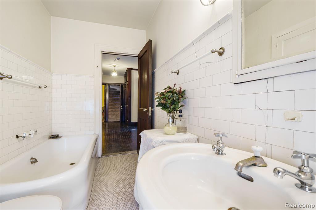 1135 Chicago Boulevard Property Photo 36