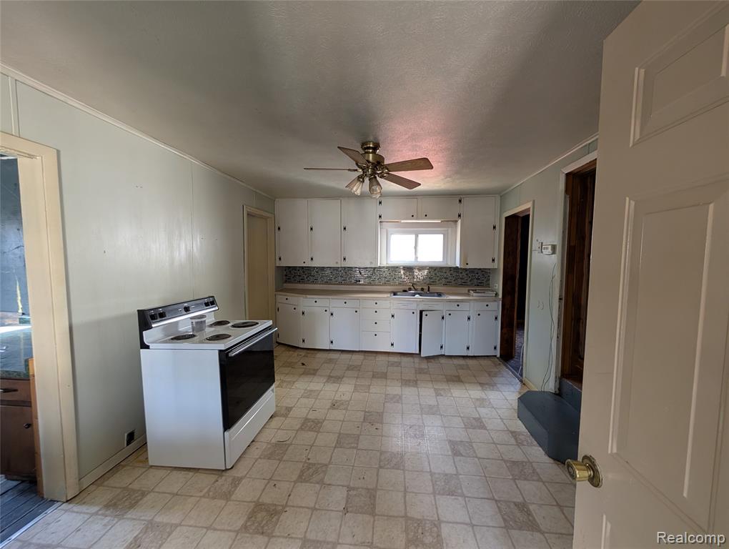 10611 W Saint Charles Road Property Photo 3