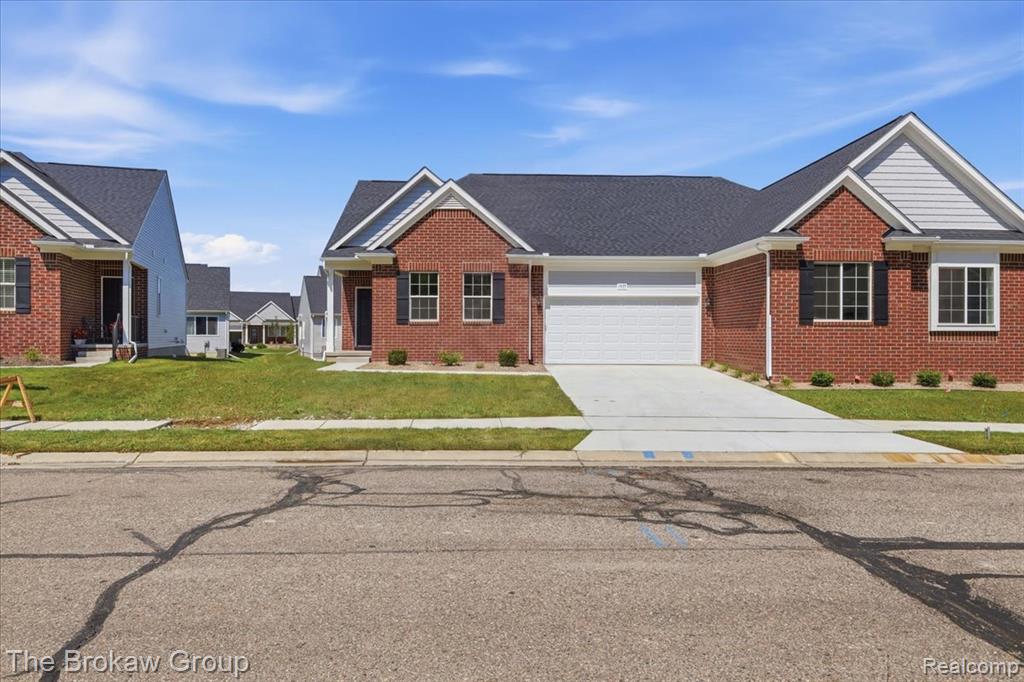 1435 Luxington Drive Property Photo 1