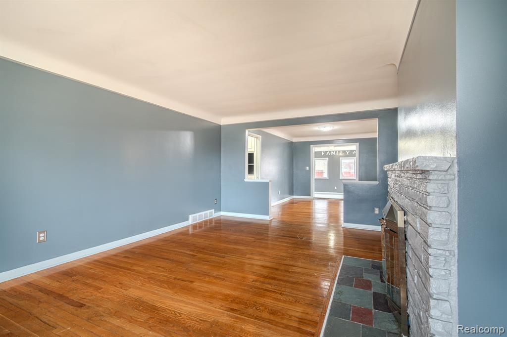 21135 Virginia Avenue Property Photo 4