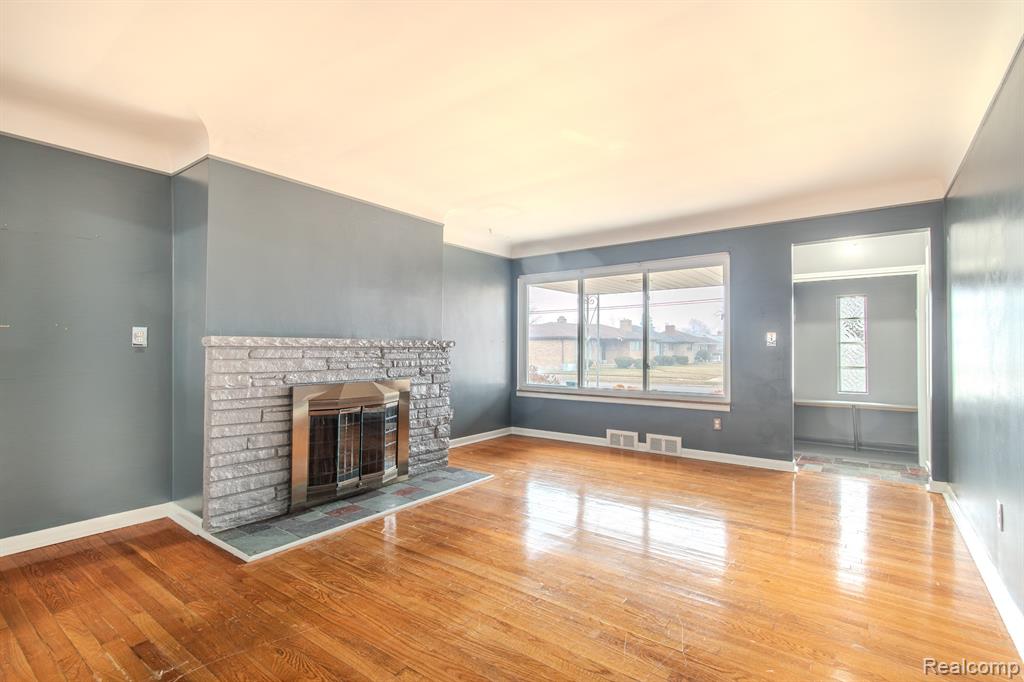 21135 Virginia Avenue Property Photo 5