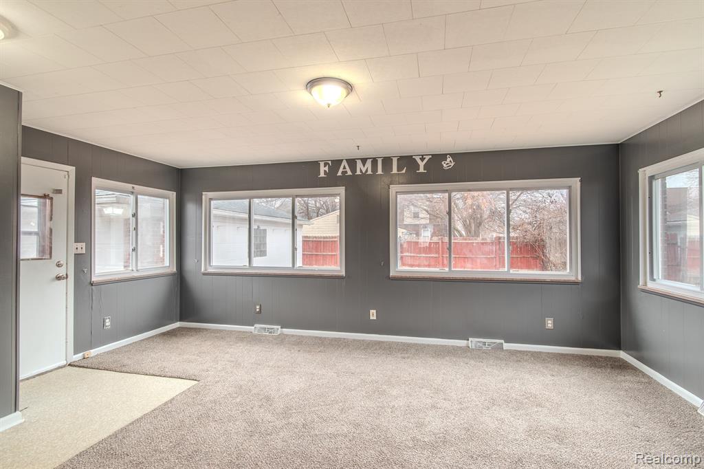 21135 Virginia Avenue Property Photo 8