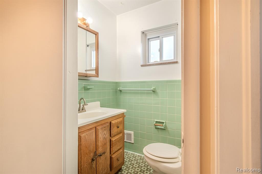 21135 Virginia Avenue Property Photo 16
