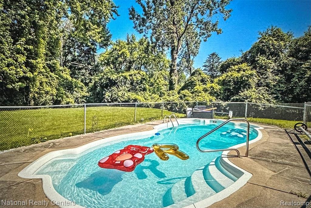 2851 Franklin Road Property Photo 4