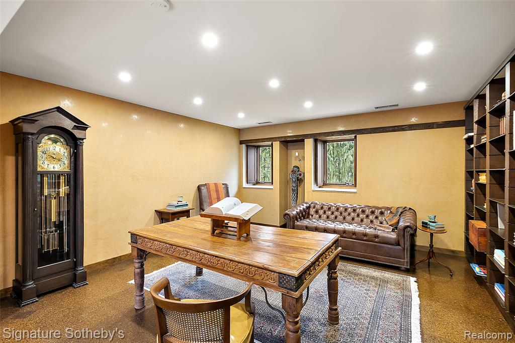 7357 Lindenmere Drive Property Photo 31