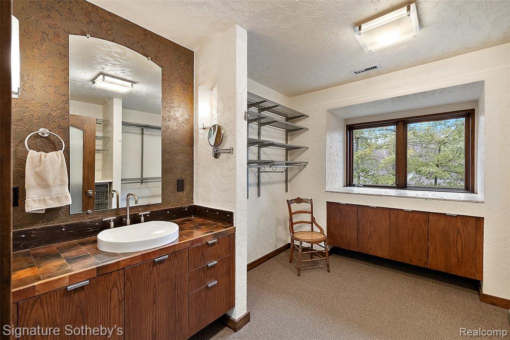 7357 Lindenmere Drive Property Photo 34