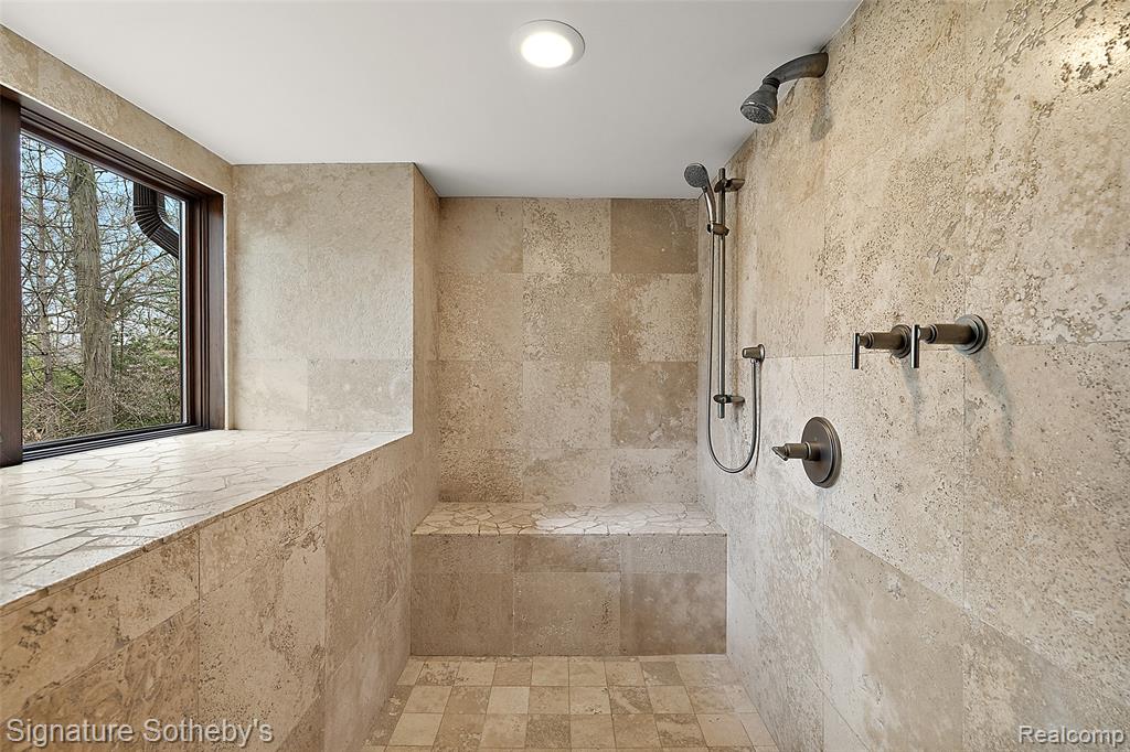 7357 Lindenmere Drive Property Photo 38