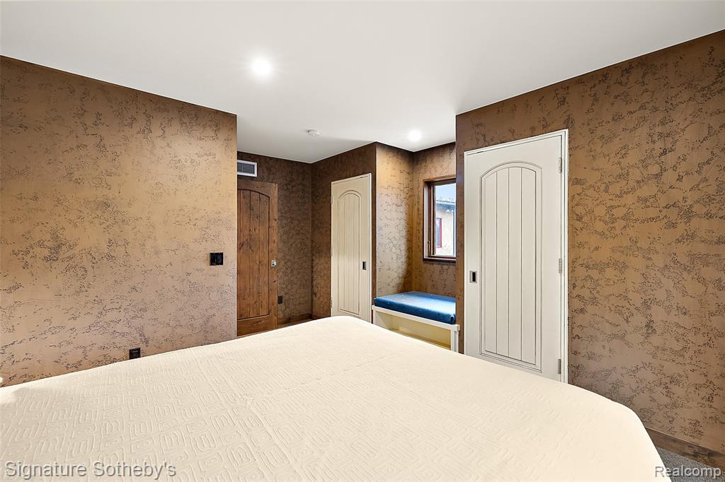 7357 Lindenmere Drive Property Photo 46