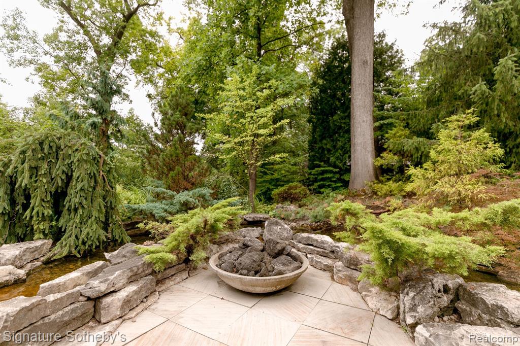 7357 Lindenmere Drive Property Photo 60