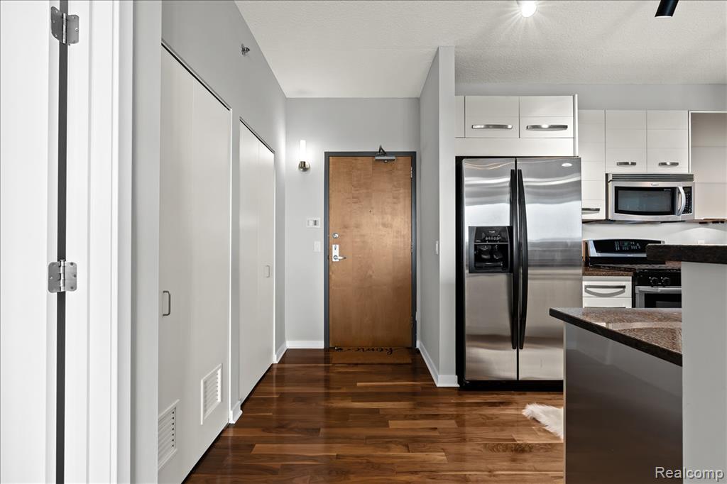 432 S Washington Avenue Property Photo 7
