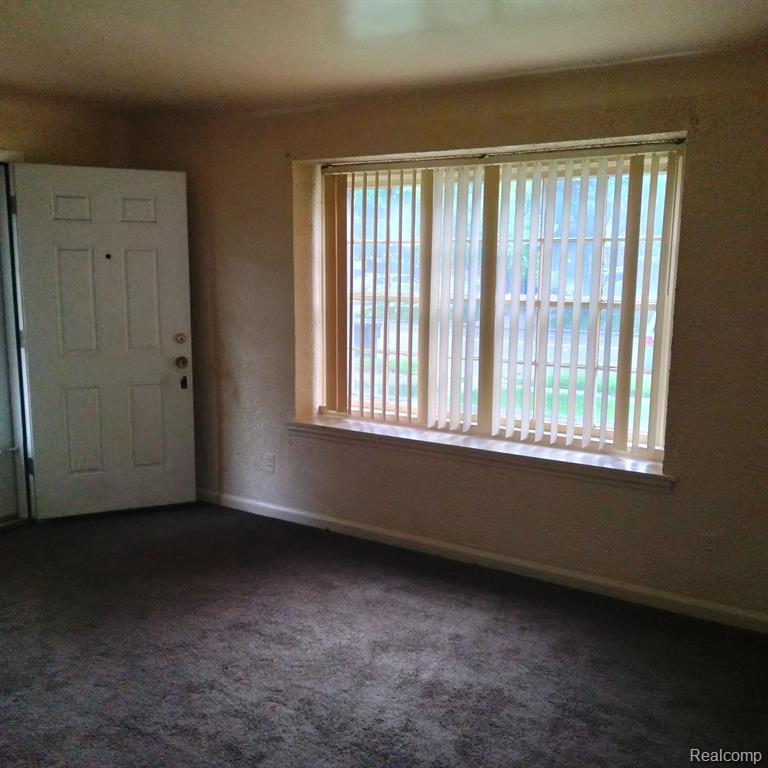 19207 Meyers Road Property Photo 3