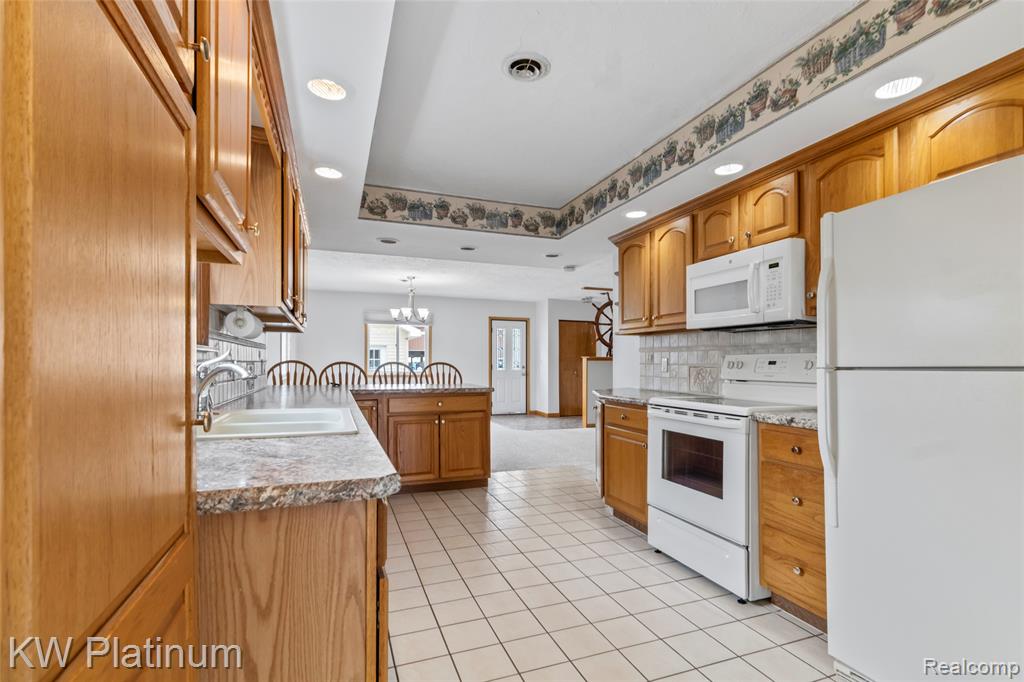 7811 Alexandria Drive Property Photo 13