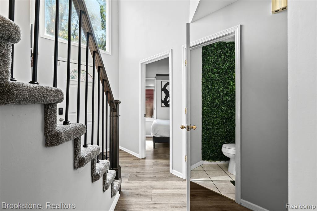 400 La Plaza Property Photo 7