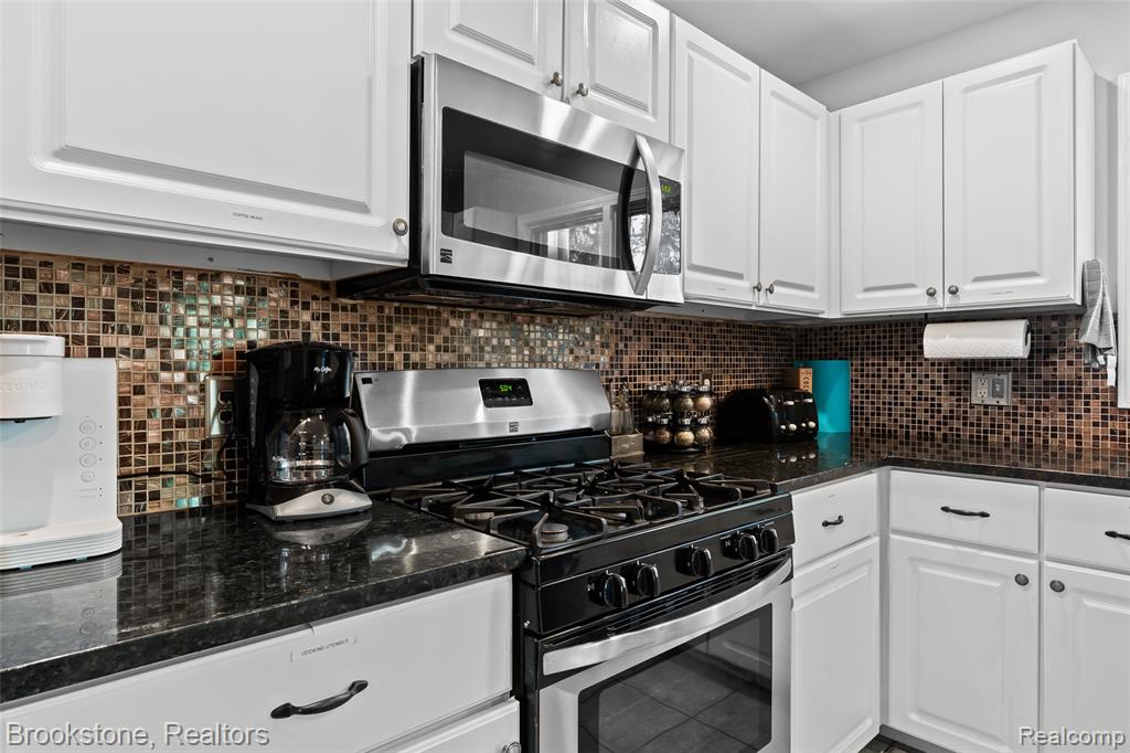 400 La Plaza Property Photo 20