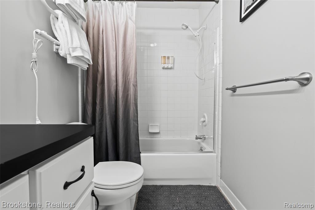 400 La Plaza Property Photo 30