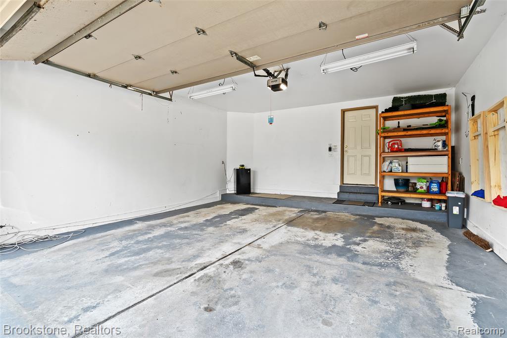 400 La Plaza Property Photo 35