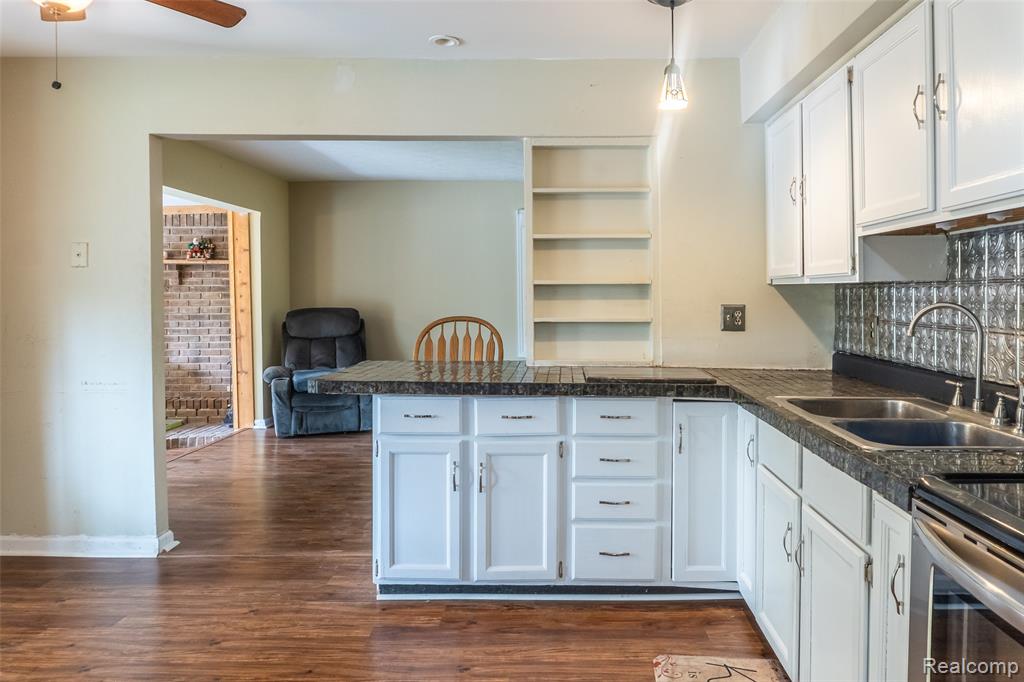 11388 Sunset Boulevard Property Photo 9