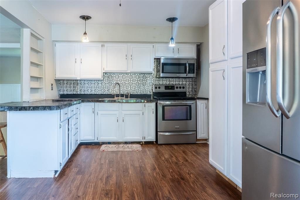11388 Sunset Boulevard Property Photo 11