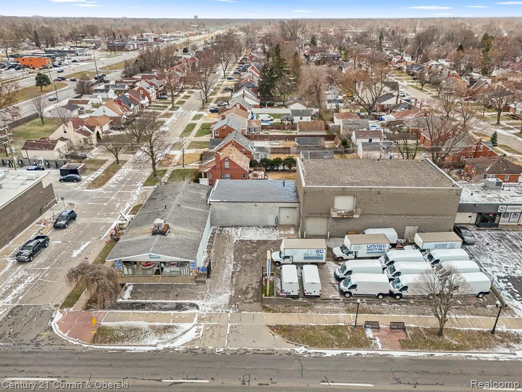 24101 W Warren Street Property Photo 2