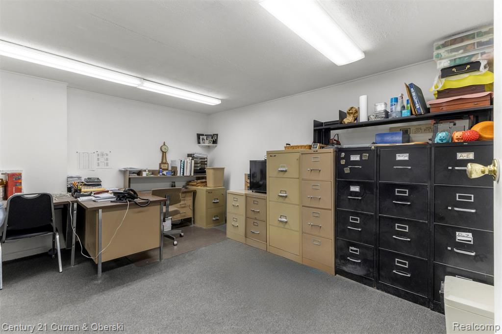 24101 W Warren Street Property Photo 10
