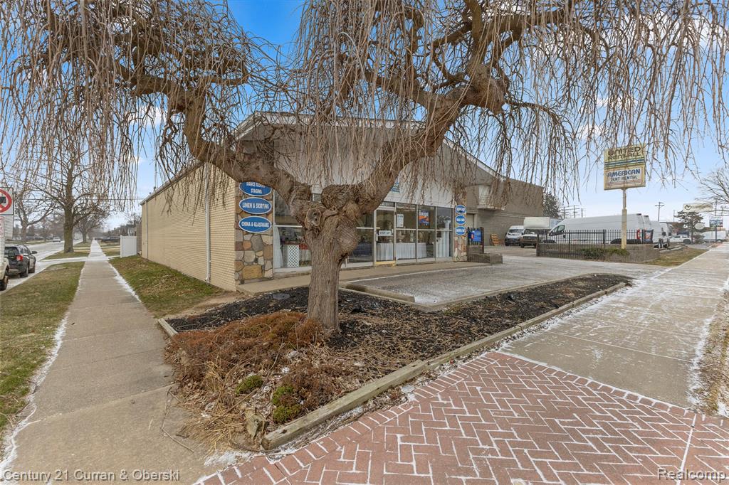 24101 W Warren Street Property Photo 42
