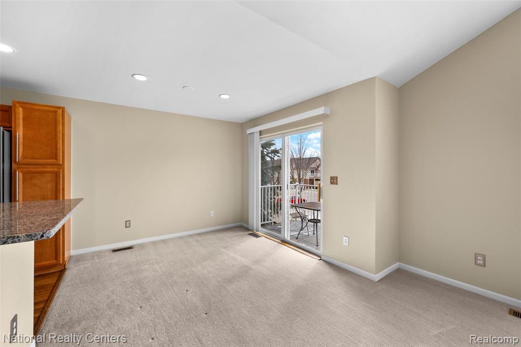 7201 Farmingdale Lane Property Photo 10