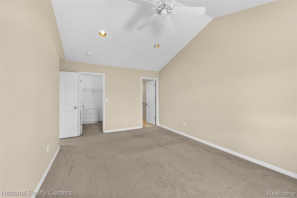 7201 Farmingdale Lane Property Photo 21