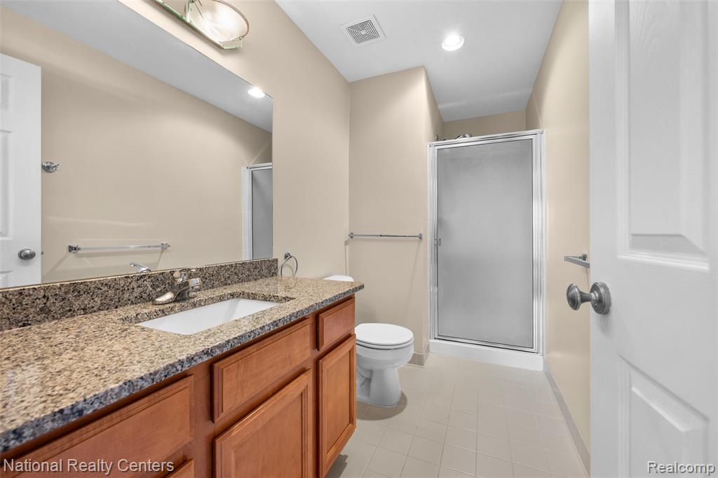 7201 Farmingdale Lane Property Photo 23