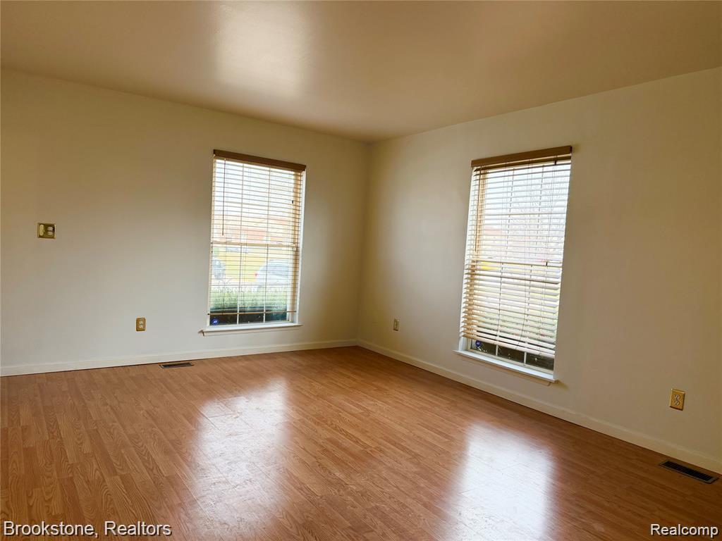 35214 Taffy Drive Property Photo 5