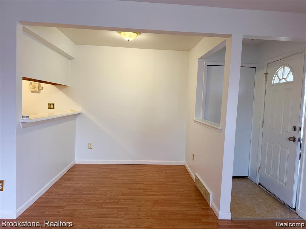 35214 Taffy Drive Property Photo 6