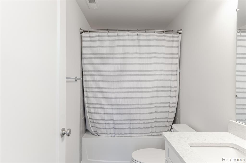 2963 Aughton Road Property Photo 11