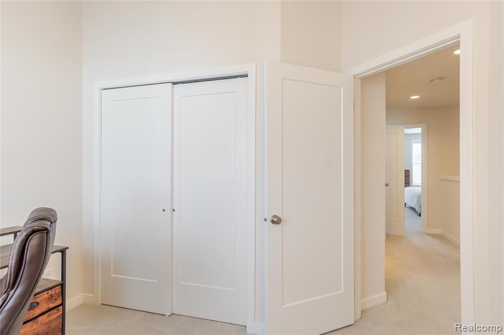 2963 Aughton Road Property Photo 24