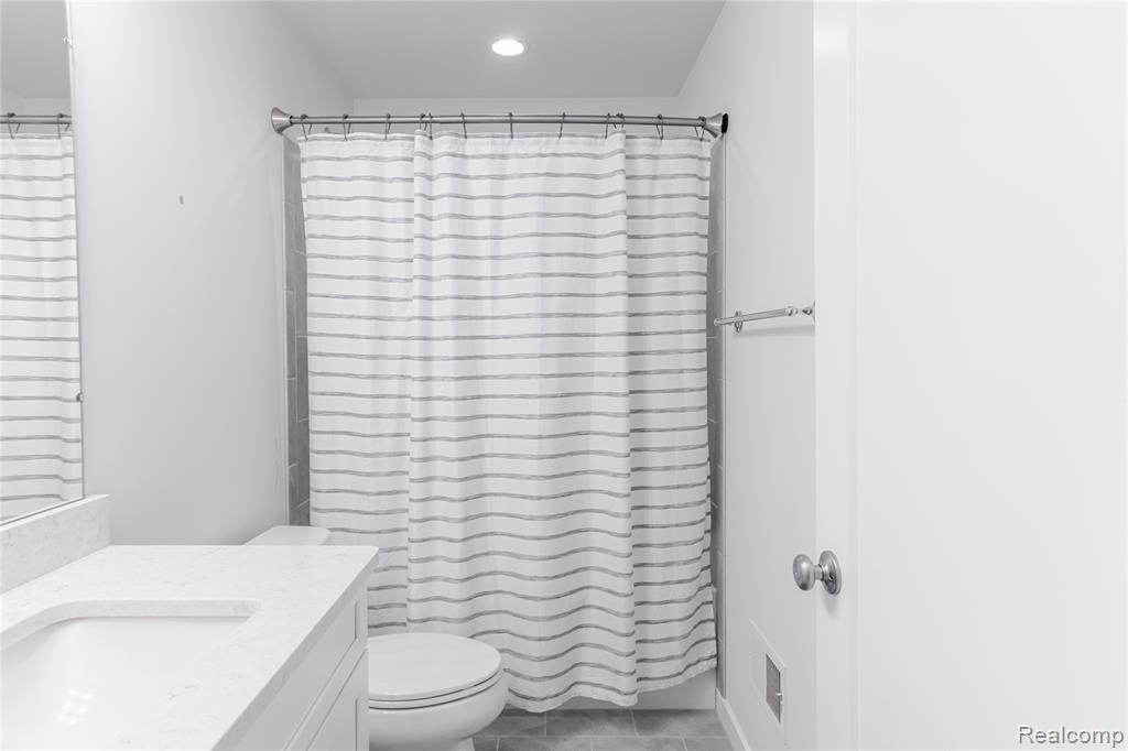 2963 Aughton Road Property Photo 28