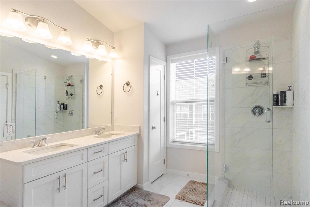 2963 Aughton Road Property Photo 34