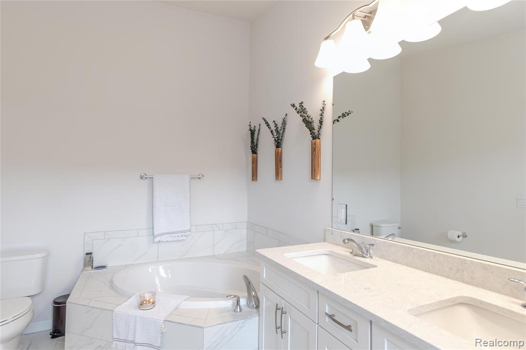 2963 Aughton Road Property Photo 35