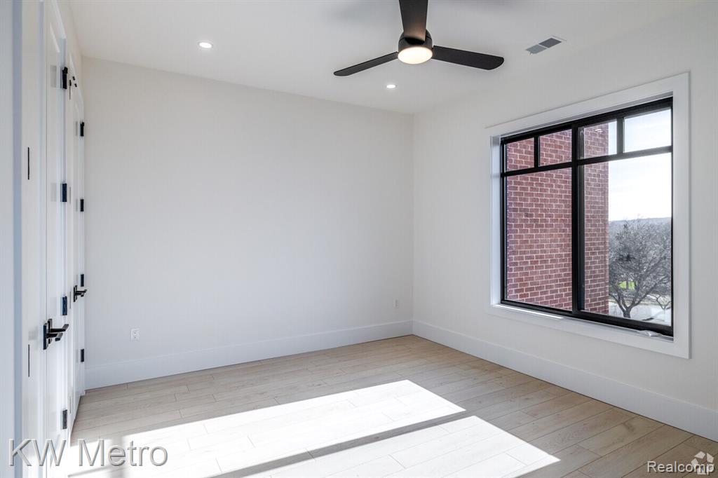 120 E Liberty Street Property Photo 13
