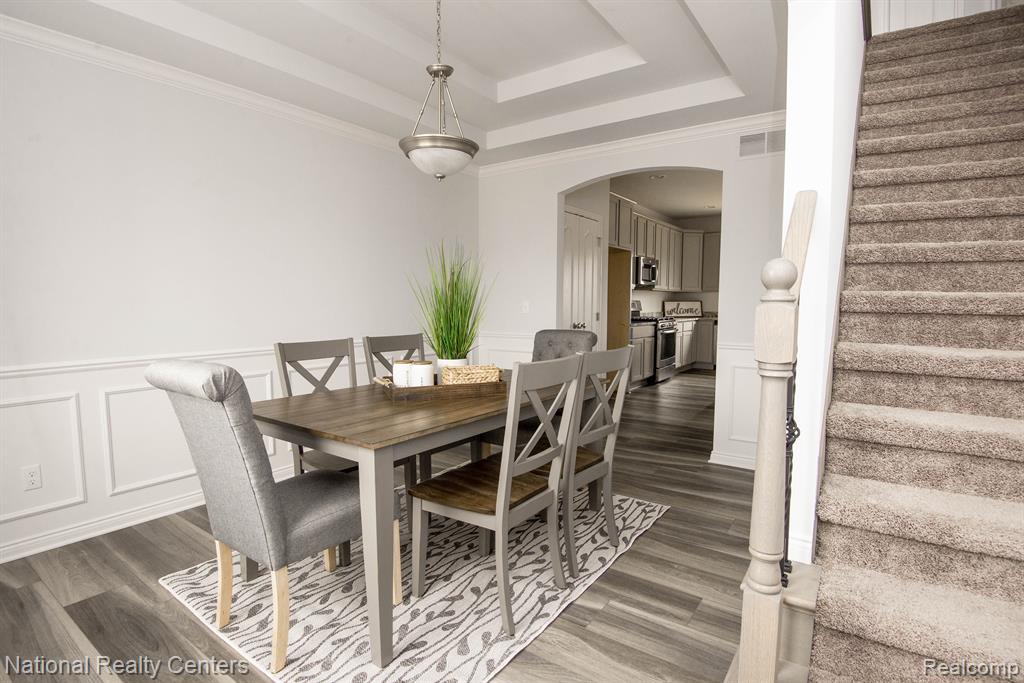 23 Woodfield Parkway Property Photo 4