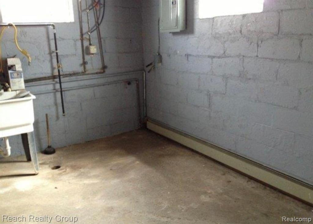 20010 Voiland Street Property Photo 15