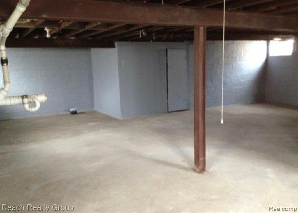 20010 Voiland Street Property Photo 16
