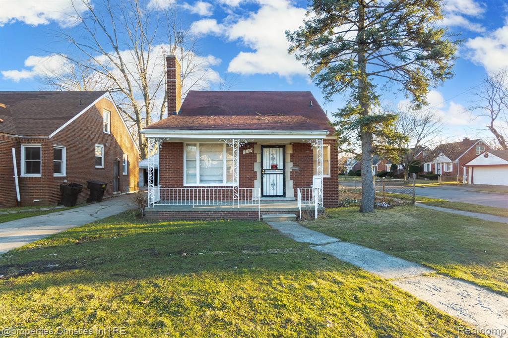 17902 Chester Street Property Photo 2