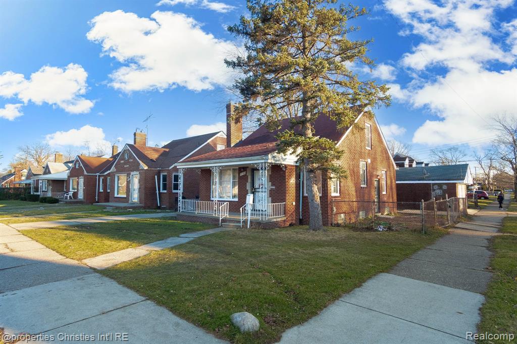17902 Chester Street Property Photo 3