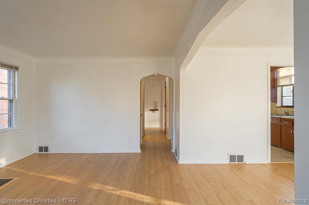 17902 Chester Street Property Photo 10