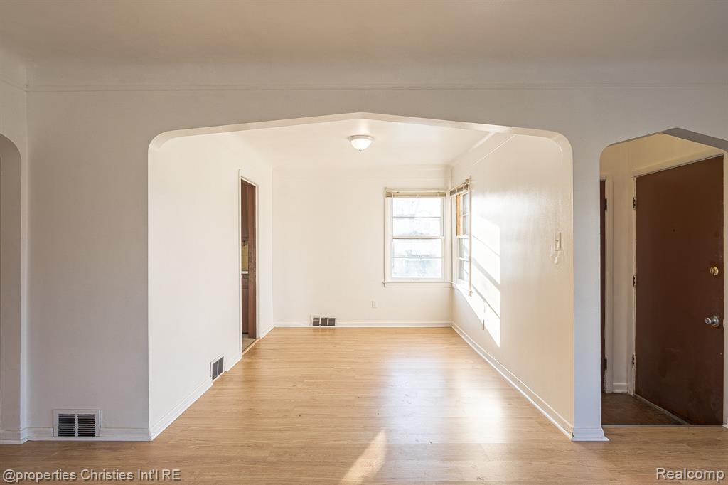 17902 Chester Street Property Photo 12